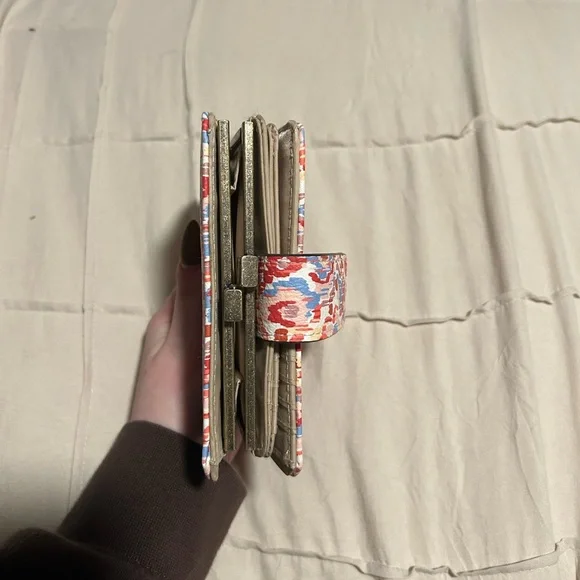 FLORAL INDEXER WALLET - Picture 3 of 7